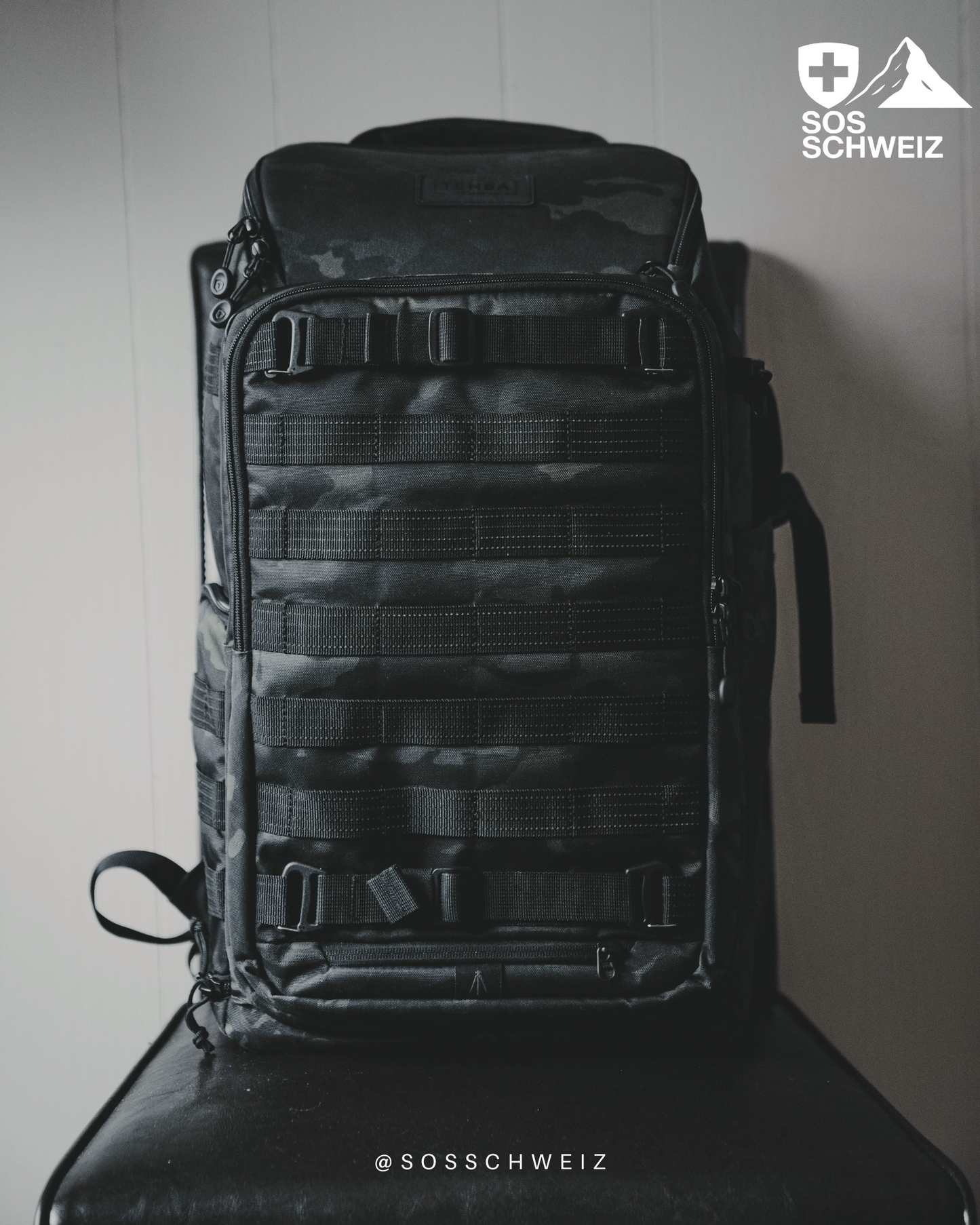 Insulated Emergency Food Storage Bag with Bottle Holder