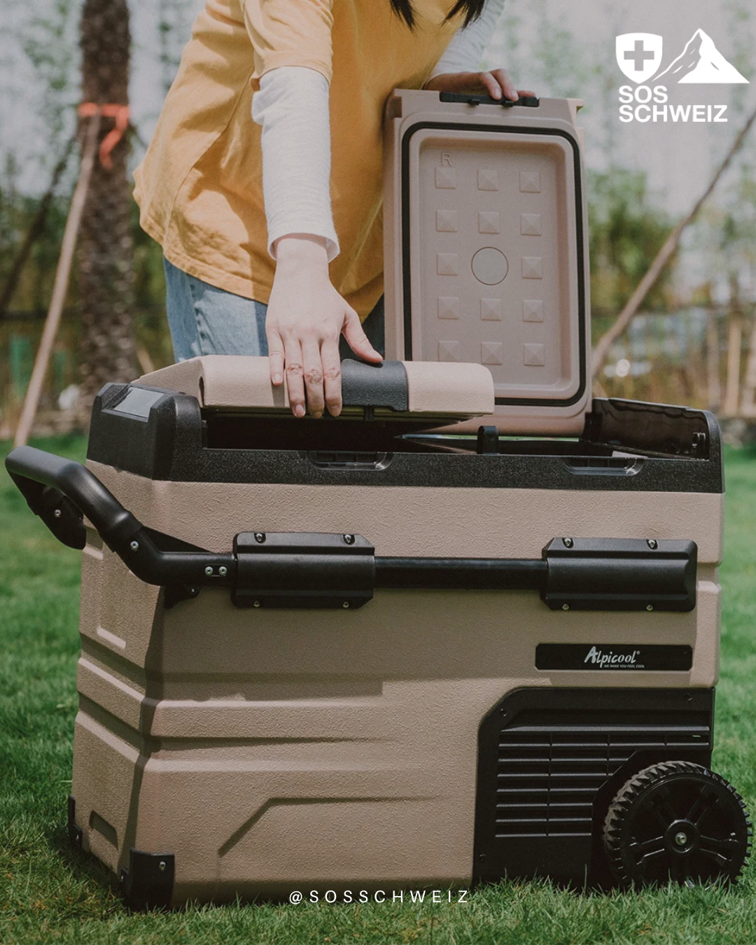 Solar Car Fridge With Handle & Wheels